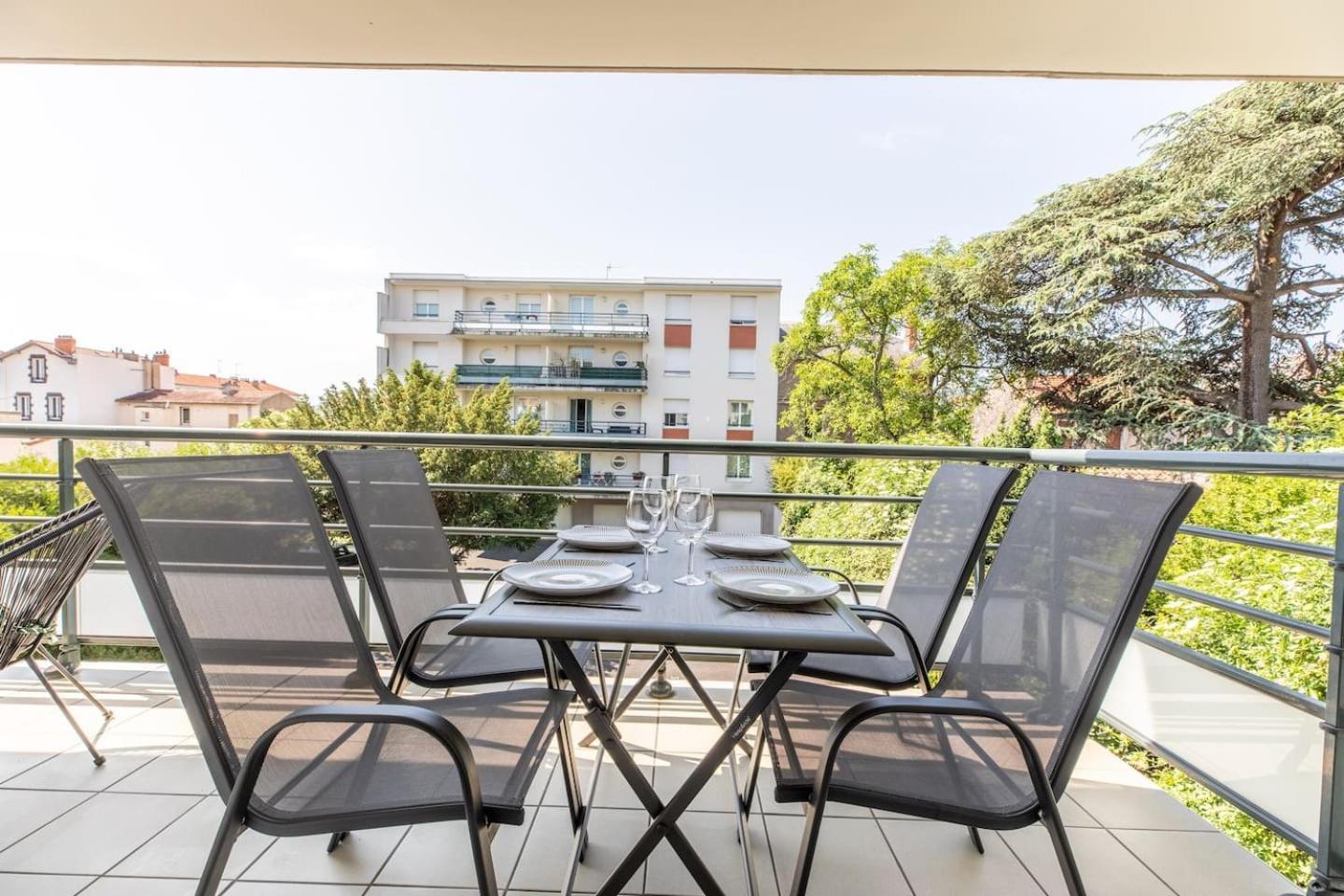 Le Clos Fleuri F3 Terrasse & Garage Clermont-Ferrand Extérieur photo